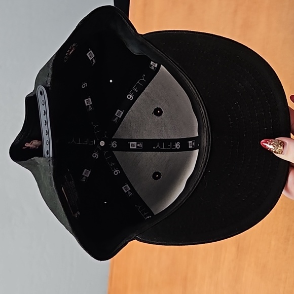 Black LA Snapback - Picture 3 of 3